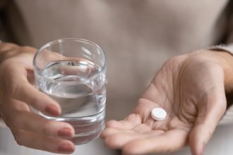 Преимущества и риски использования аспирина для предотвращения сердечно-сосудистых заболеваний