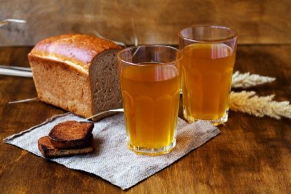 Хлебный квас: что есть хорошего в традиционном славянском напитке