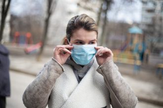 Не можете дышать в маске? 4 совета, как укрепить легкие в домашних условиях