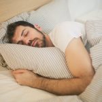 Когда вы перестаете мастурбировать, вот что происходит с вашим сном