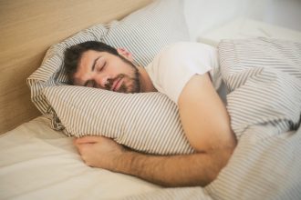 Когда вы перестаете мастурбировать, вот что происходит с вашим сном