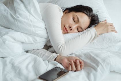 Как спать, чтобы не было боли в спине и шее: советы врача