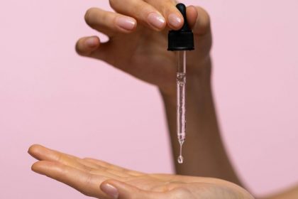 6 преимуществ гиалуроновой кислоты, по мнению экспертов по уходу за кожей