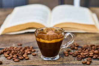 Как правильно пить кофе для долголетия? Новое исследование