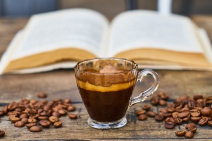 Как правильно пить кофе для долголетия? Новое исследование