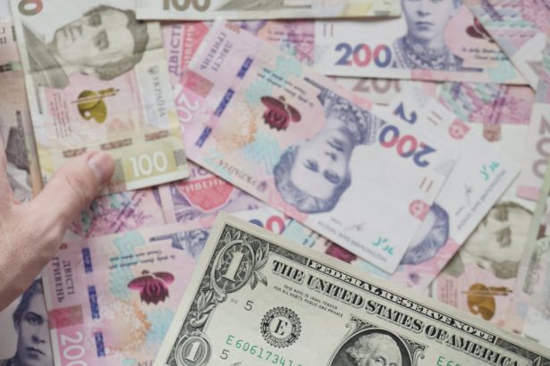 Как получить 200 000 гривен врачу после интернатуры в Украине: правила и условия