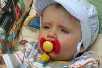 Опасные пустышки: BPA найден в известных детских брендах