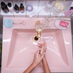 Почему не стоит заменять обычное мыло антисептиками