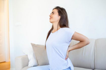 Как укрепить спину и избавиться от боли: 5 простых упражнений