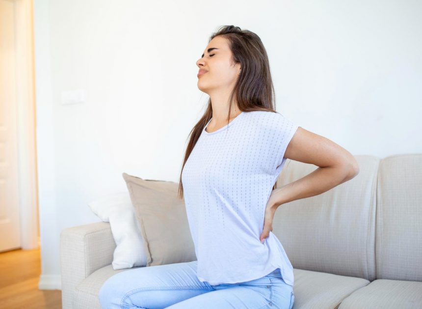 Как укрепить спину и избавиться от боли: 5 простых упражнений