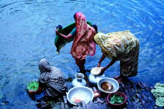 Африка столкнулась с крупнейшей вспышкой холеры за 25 лет: что это за болезнь и каковы ее симптомы