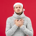 Как избежать сердечного приступа в праздничные зимние дни: советы по профилактике