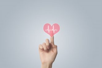 Украинцам старше 40 лет дадут 2000 грн на чекап: как работает новая программа Минздрава