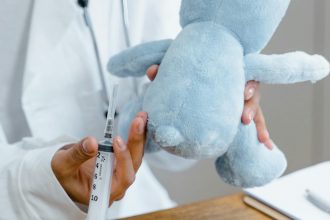 Новый календарь прививок с 1 января 2026 года в Украине: что изменится?