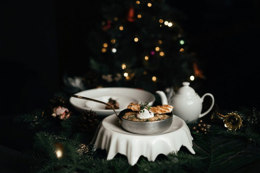 Рождественский ужин 2025: как насладиться праздником, не набирая лишние килограммы и не перегрузив живот?