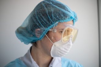 Рост ОРВИ и COVID-19 в Киеве: как защититься и снизить риск заражения
