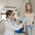 Школа и садик только с прививками: что изменится для детей в Украине
