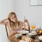 Что дать ребенку на завтрак перед школой: сытные продукты, чтобы не проголодался до обеда