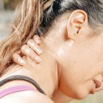 Почему от стресса болит голова и напрягаются мышцы: как организм реагирует на нервное напряжение