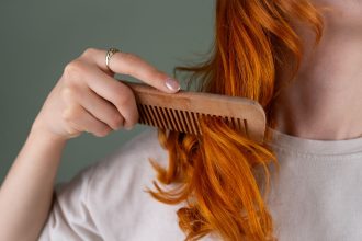 Почему с наступлением осени начали выпадать волосы: причины, чего не хватает организму и что делать